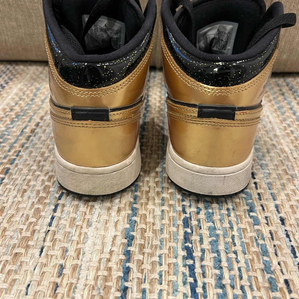 Jordan Kids Sneakers Black and Gold Accents  Size 3.5 DR6967-071 - Picture 4 of 11
